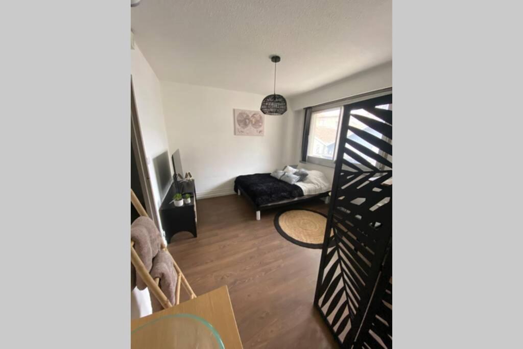 Le 13 Du Temple - Plein Coeur Centre Ville, Residence Privee, 5Mn Gare Sncf, Wifi Et Netflix Niort Exterior foto